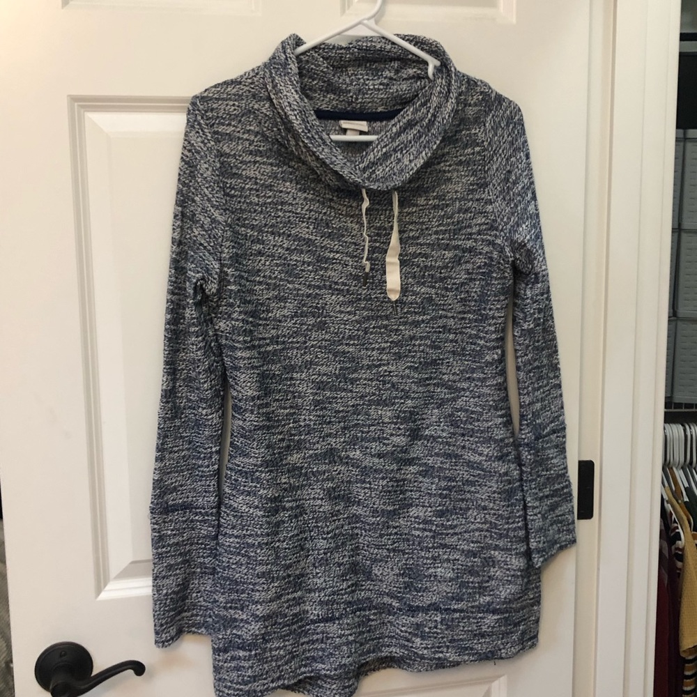 Long sweater with pockets
